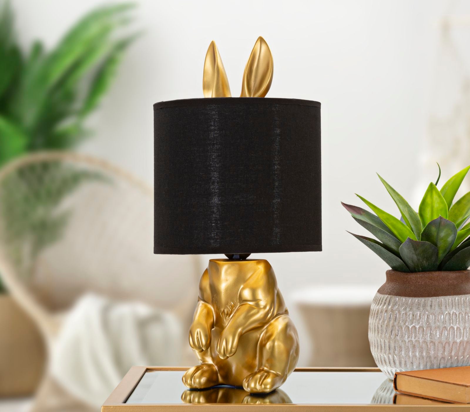 Arany nyuszi design asztali lámpa fekete burával 43 cm