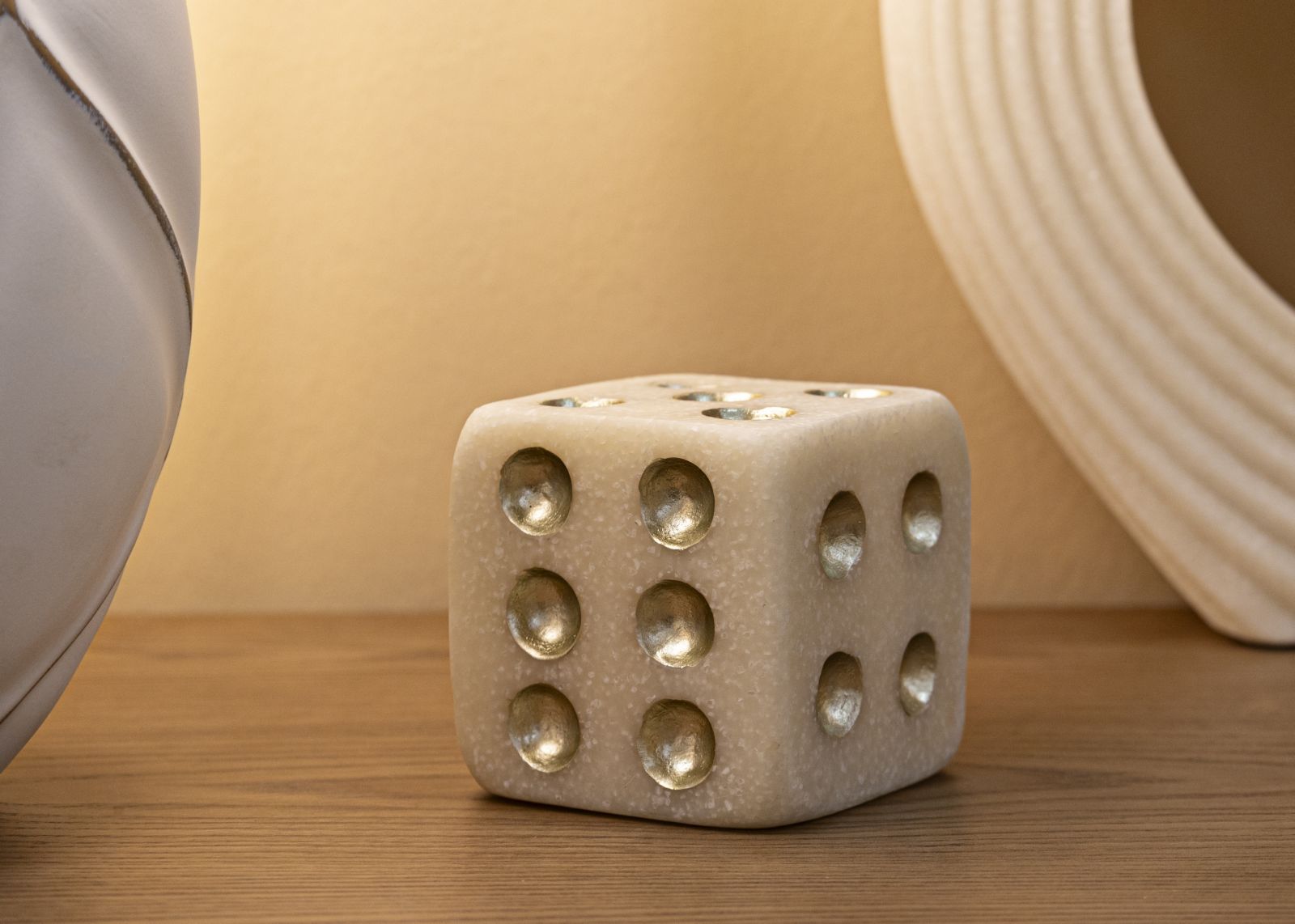 Dekor dobókocka fehér színben 8X8X8 cm Dekorációs figura Mauro Ferretti