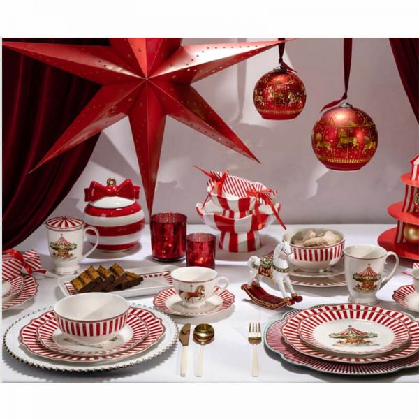 Karácsonyi porcelán csésze aljjal - 200 ml körhintás Royal Christmas