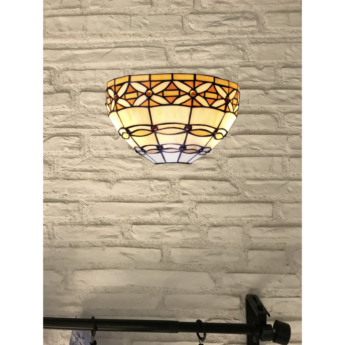 Tiffany fali lámpa – Marfíl, barna