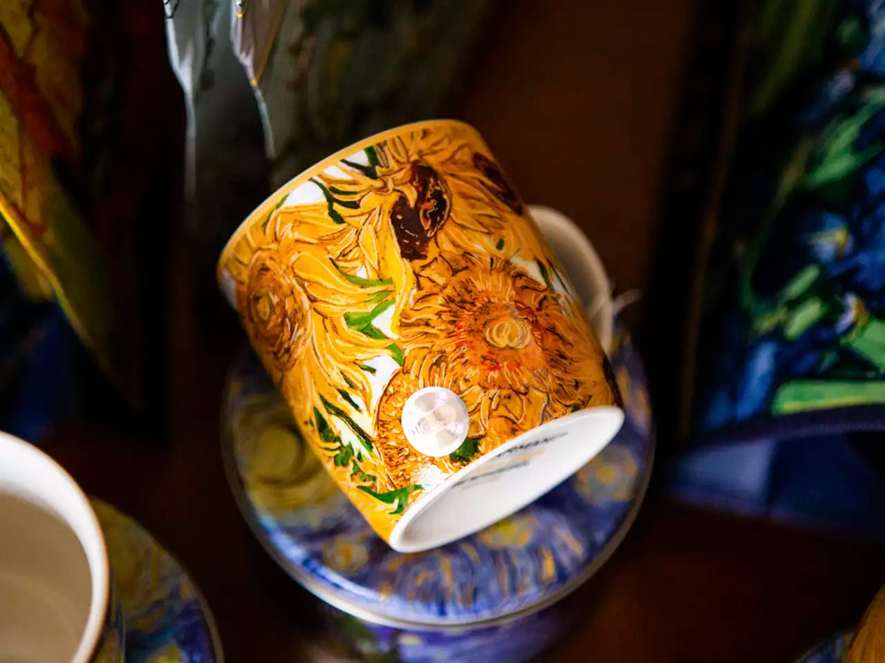 Porcelán bögre 380 ml fém díszdobozban Van Gogh Napraforgók