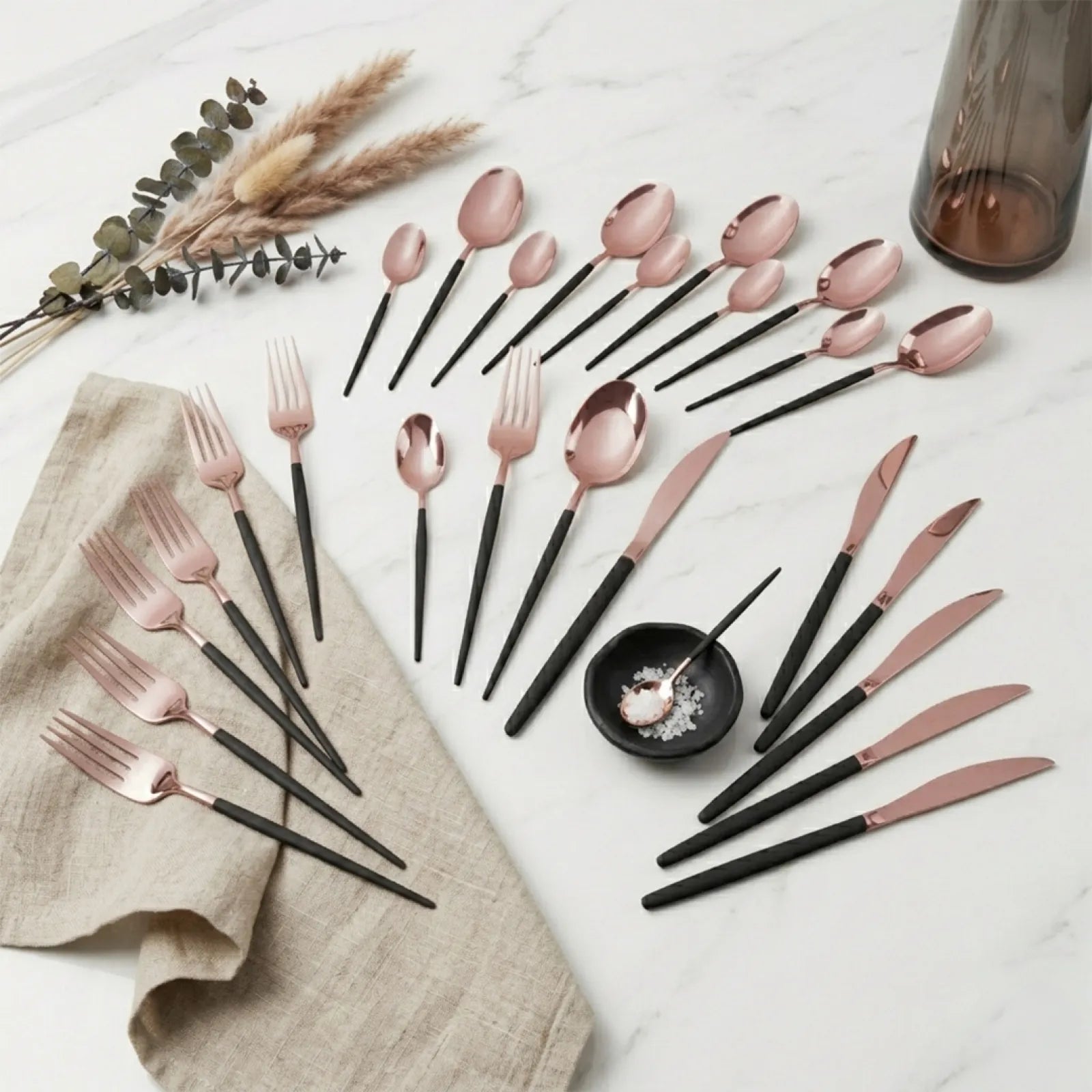 Berlinger Haus 24 részes fekete–rose gold evőeszközkészlet – Black Rose Collection