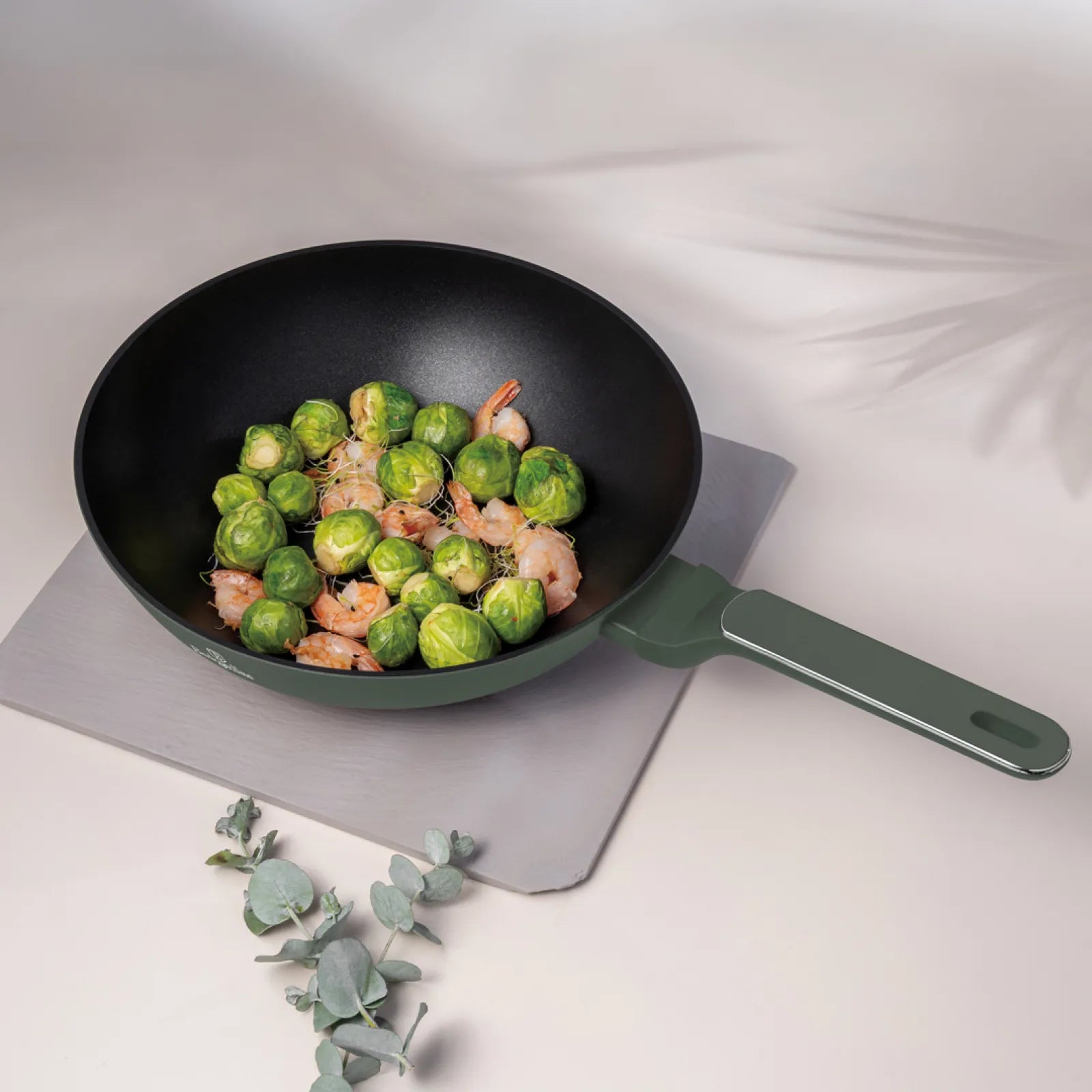 Berlinger Haus indukciós wok serpenyő 28 cm, 3,2 l – Matte Green Collection