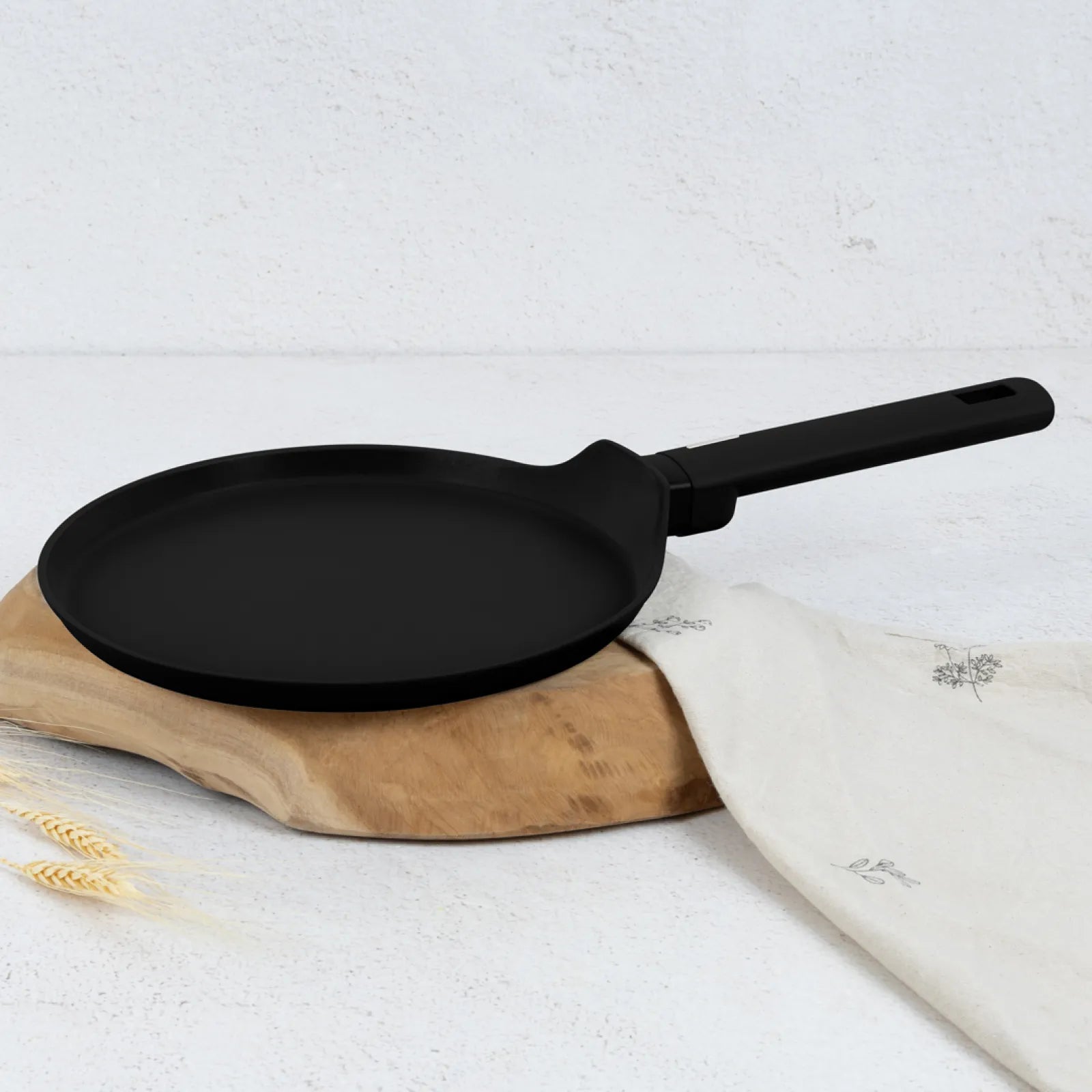 Berlinger Haus indukciós tapadásmentes palacsintasütő 25 cm – Matte Black Collection