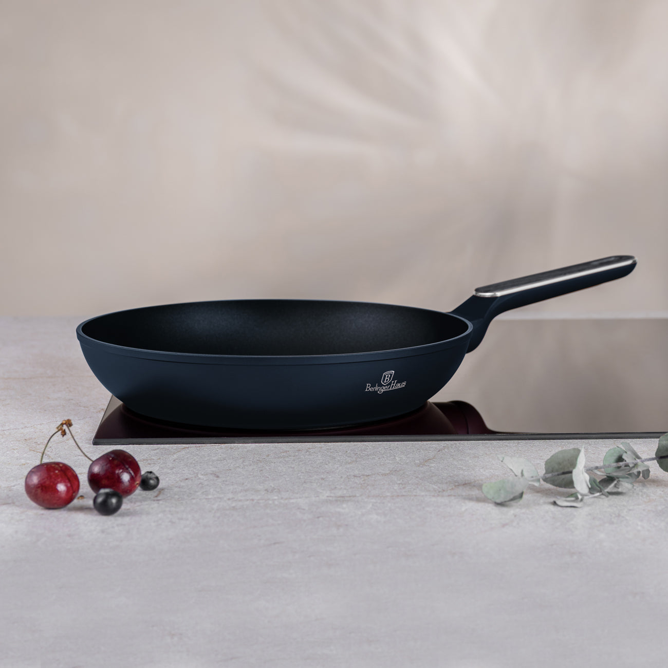 BerlingerHaus tapadásmentes indukciós serpenyő 28 cm matt kék