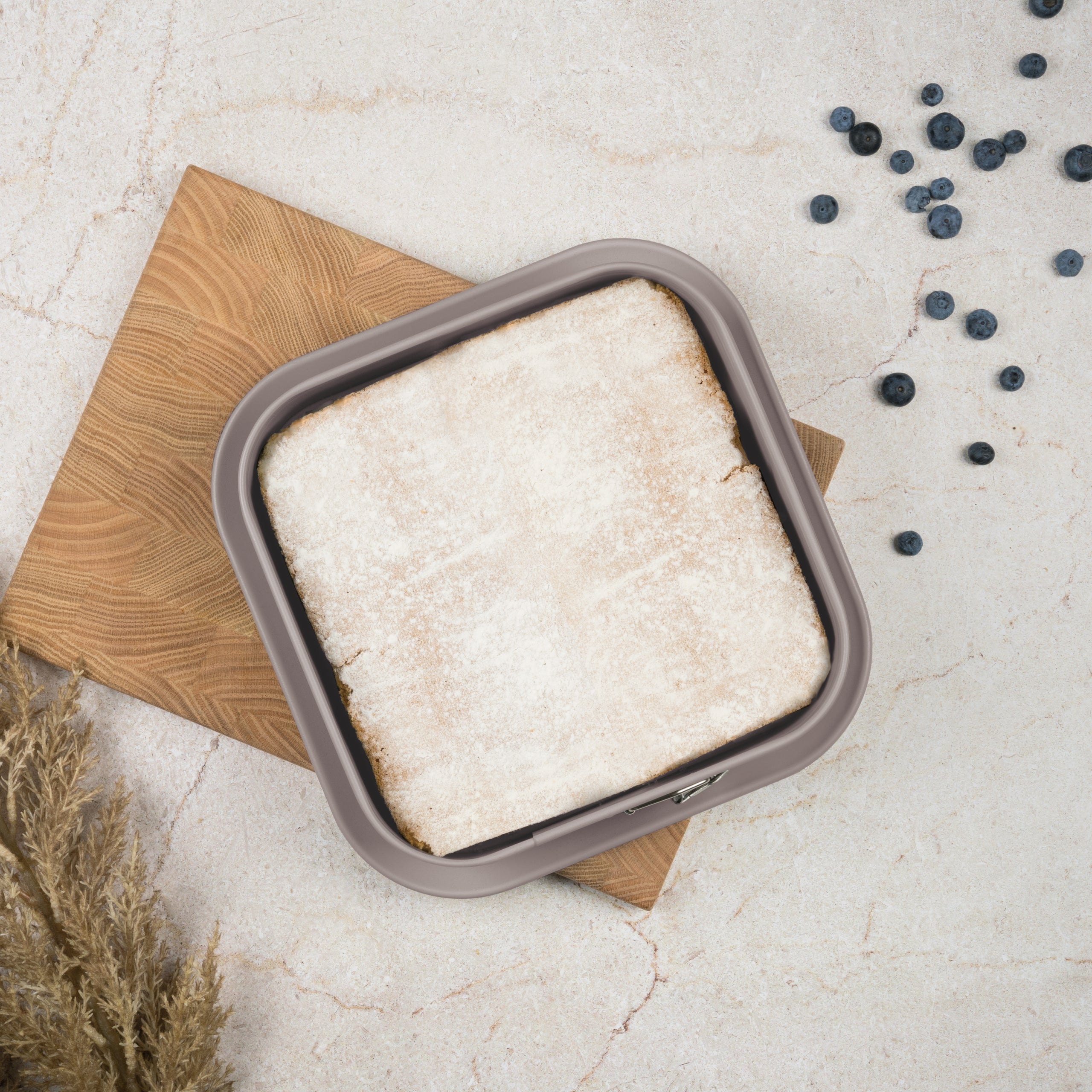 Szögletes tortaforma tapadásmentes titánPro bevonattal 28 cm Berlinger Haus Taupe szürke