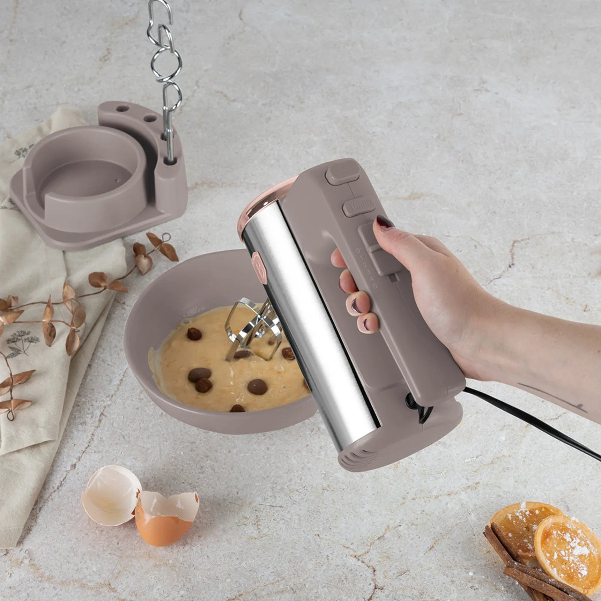 Berlinger Haus Kézi mixer állvánnyal (300 W) – Taupe Collection
