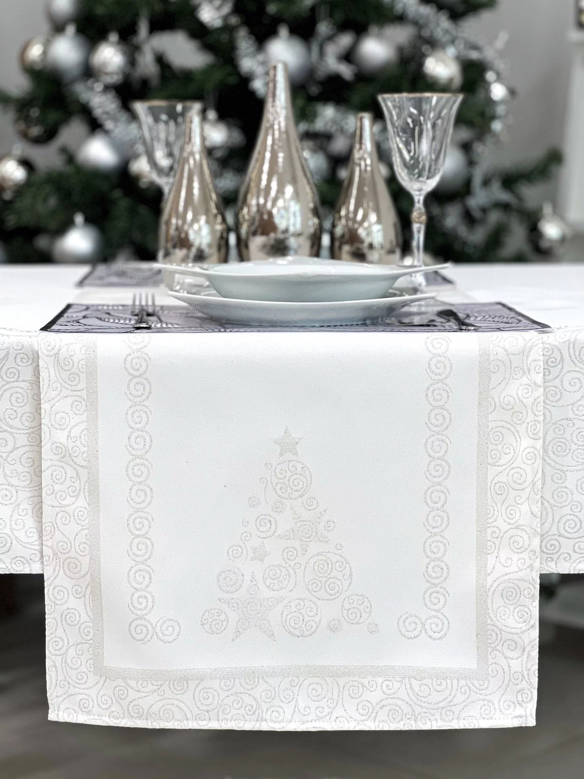 Ezüst lurex asztali futó, karácsonyfa mintás, 44x140 cm