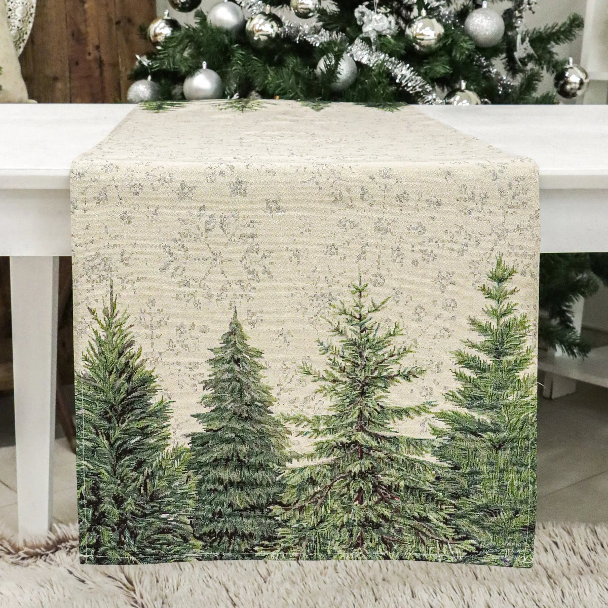 Silver forest, fenyőfás asztali futó, 44x140 cm, ezüst lurex, gobelin
