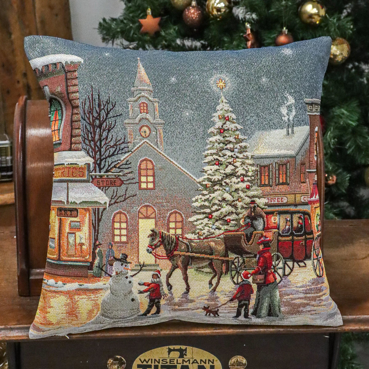 Városi fények, ünnepi díszpárna huzat, arany lurex, gobelin – 45 x 45 cm