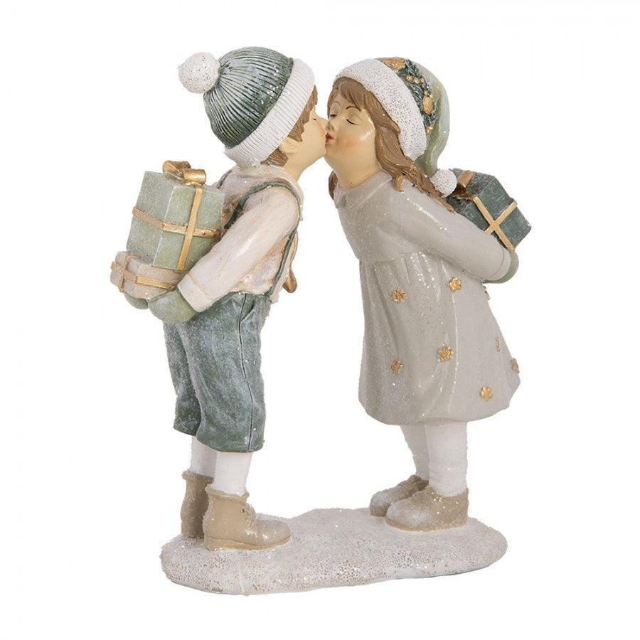Puszilkodó gyerekek csomagokkal karácsonyi figura