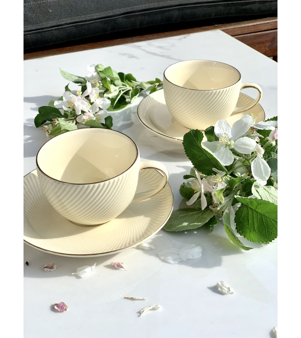 Porcelán csésze + alj 220 ml 2 személyes ECRU díszdobozban