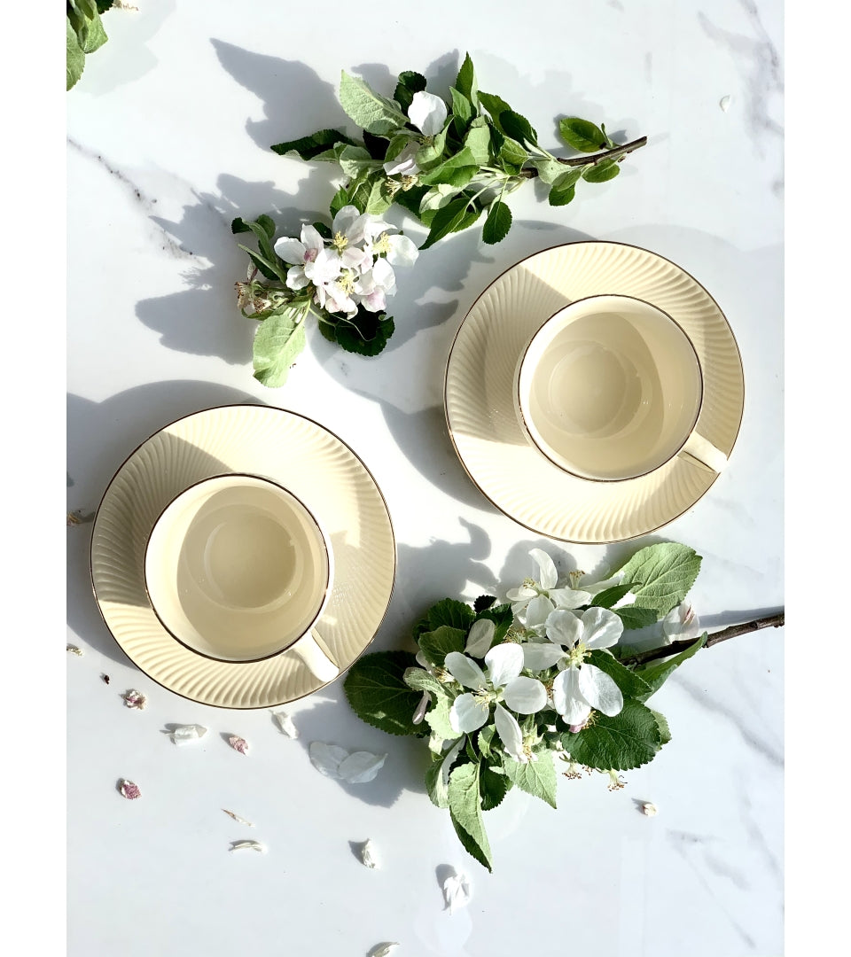 Porcelán csésze + alj 220 ml 2 személyes ECRU díszdobozban