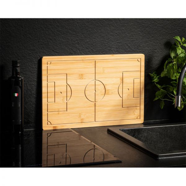 Focipályás bambuszfa vágódeszka focirajongóknak – 45x1,2x29,6 cm
