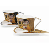 Klimt háromszögletű csésze aljjal kanállal 180 ml - 2 személyes készlet - The Kiss - szív dobozos