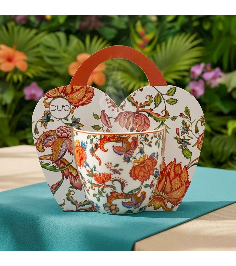 Porcelán bögre piros virág mintás 460 ml dísztasakkal