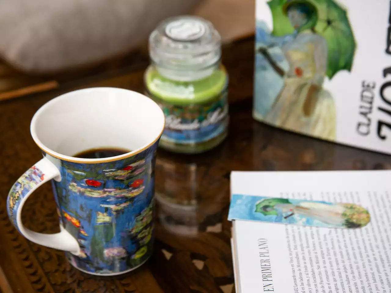 Bögre, csésze Porcelán bögre Monet Vízililiom díszdobozban