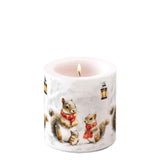 Karácsonyi mókusos gyertya kicsi Ø 7,5x9 cm Squirrel Family