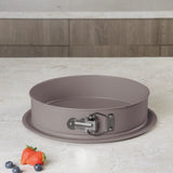 Kör alakú tortaforma tapadásmentes titánPro bevonattal 26 cm Berlinger Haus Taupe szürke