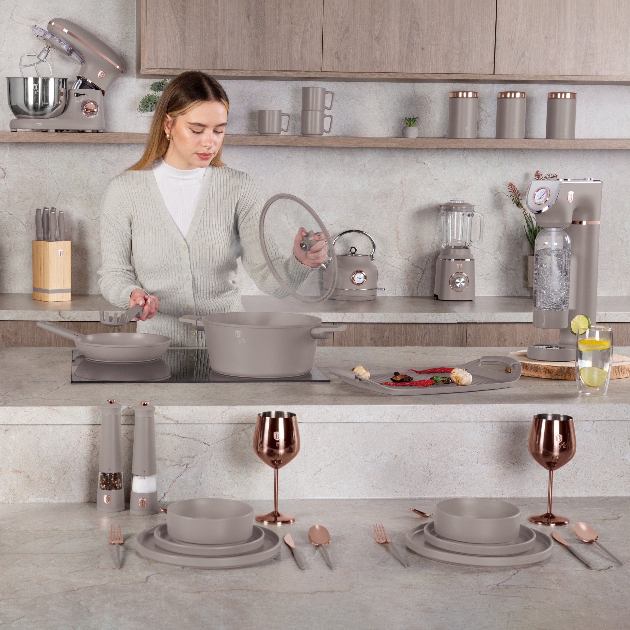 Wok serpenyő fedővel nagy 28 cm indukciós tapadásmentes Berlinger Haus Taupe Collection