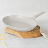 Berlinger Haus indukciós tapadásmentes Halsütő serpenyő 35 cm matt krém Sahara Collection