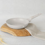 Berlinger Haus indukciós tapadásmentes serpenyő 20 cm matt krém Sahara Collection