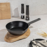 Berlinger Haus Mély serpenyő dupla kiöntő csőrrel 24 cm Antracit Collection