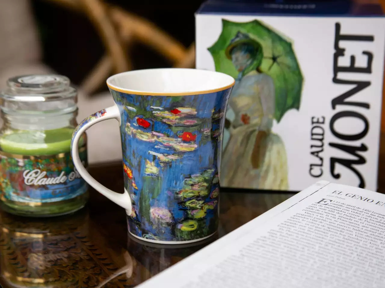 Bögre, csésze Porcelán bögre Monet Vízililiom díszdobozban
